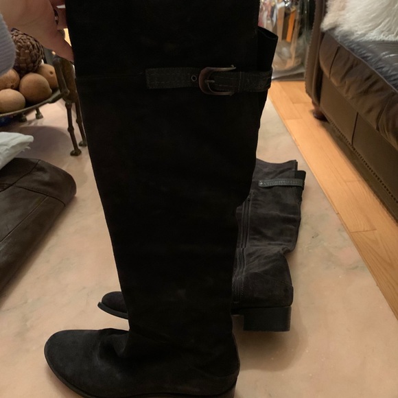 Suede boots - Picture 2 of 2